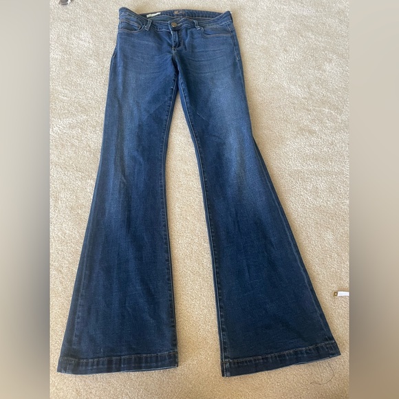 Kut from the Kloth Chrissy flare jeans. Women size 6. - Picture 3 of 15